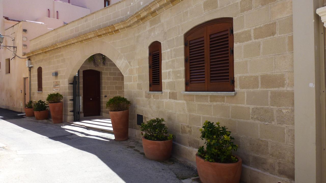 Hotel Il Portico Favignana Kültér fotó