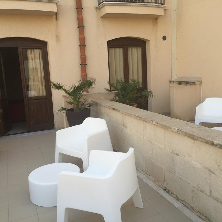 Hotel Il Portico Favignana Kültér fotó