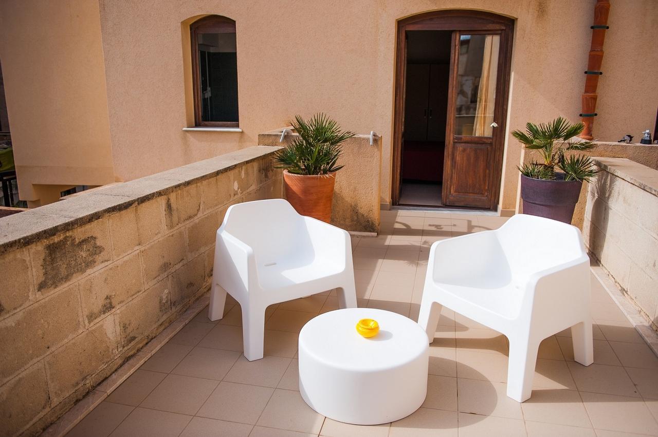Hotel Il Portico Favignana Kültér fotó