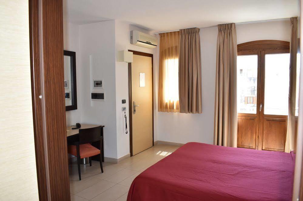 Hotel Il Portico Favignana Kültér fotó